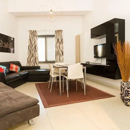 Spinola Bay Large 1 Bedroom For 4 *